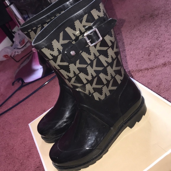 michael kors rain boots size 8